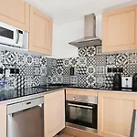 Bluestay 130 - Charmant Appartement A Paris 2